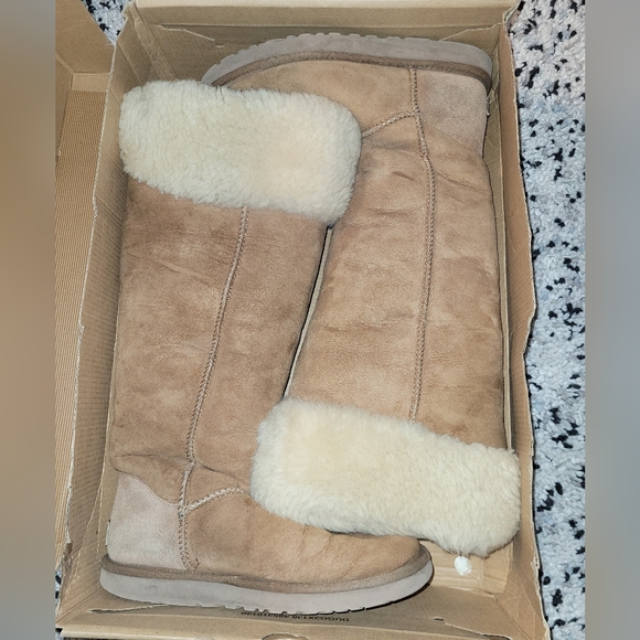 Tall Tan Over The Knee Bailey Button Ugg Boot - Picture 5 of 9